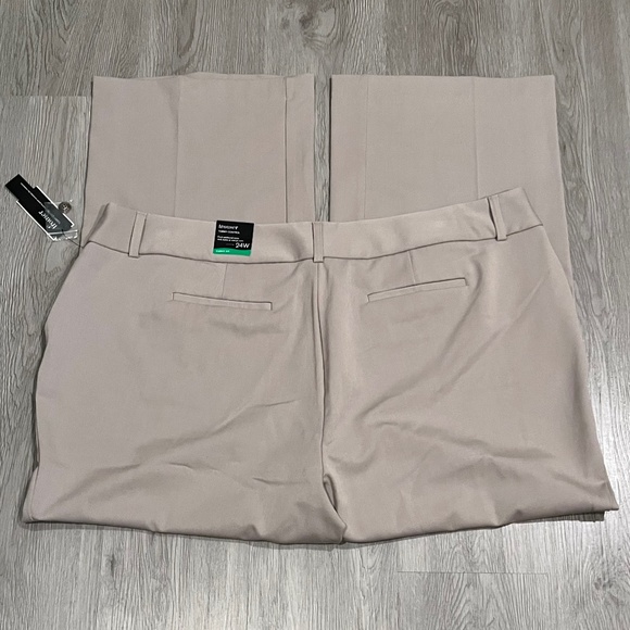 Alfani Women's Beige Tummy Control Curvy Fit Trouser Leg Pants Plus Size 24W - Picture 8 of 13